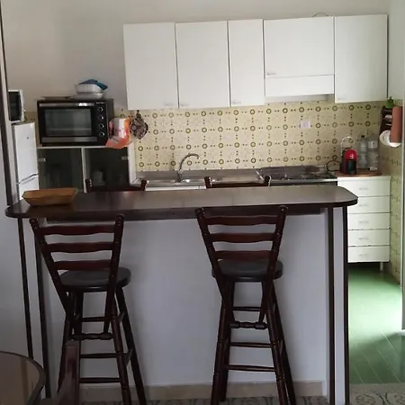 Sebastian House Apartment